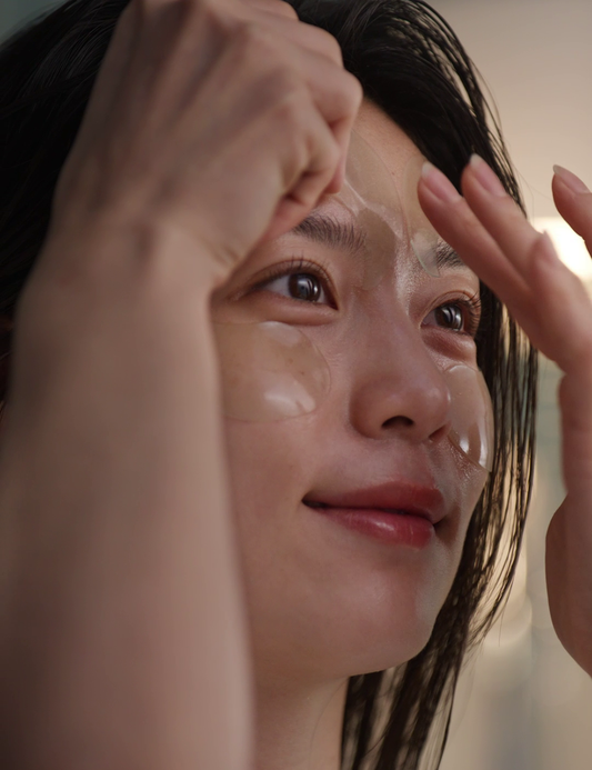 BACIEL Marine Eye Patch applied under the eyes for hydration