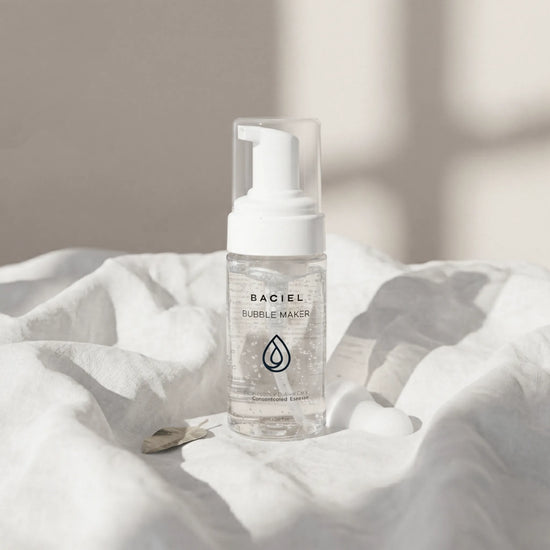Lifestyle image of BACIEL Bubble Maker used in a cozy daily routine