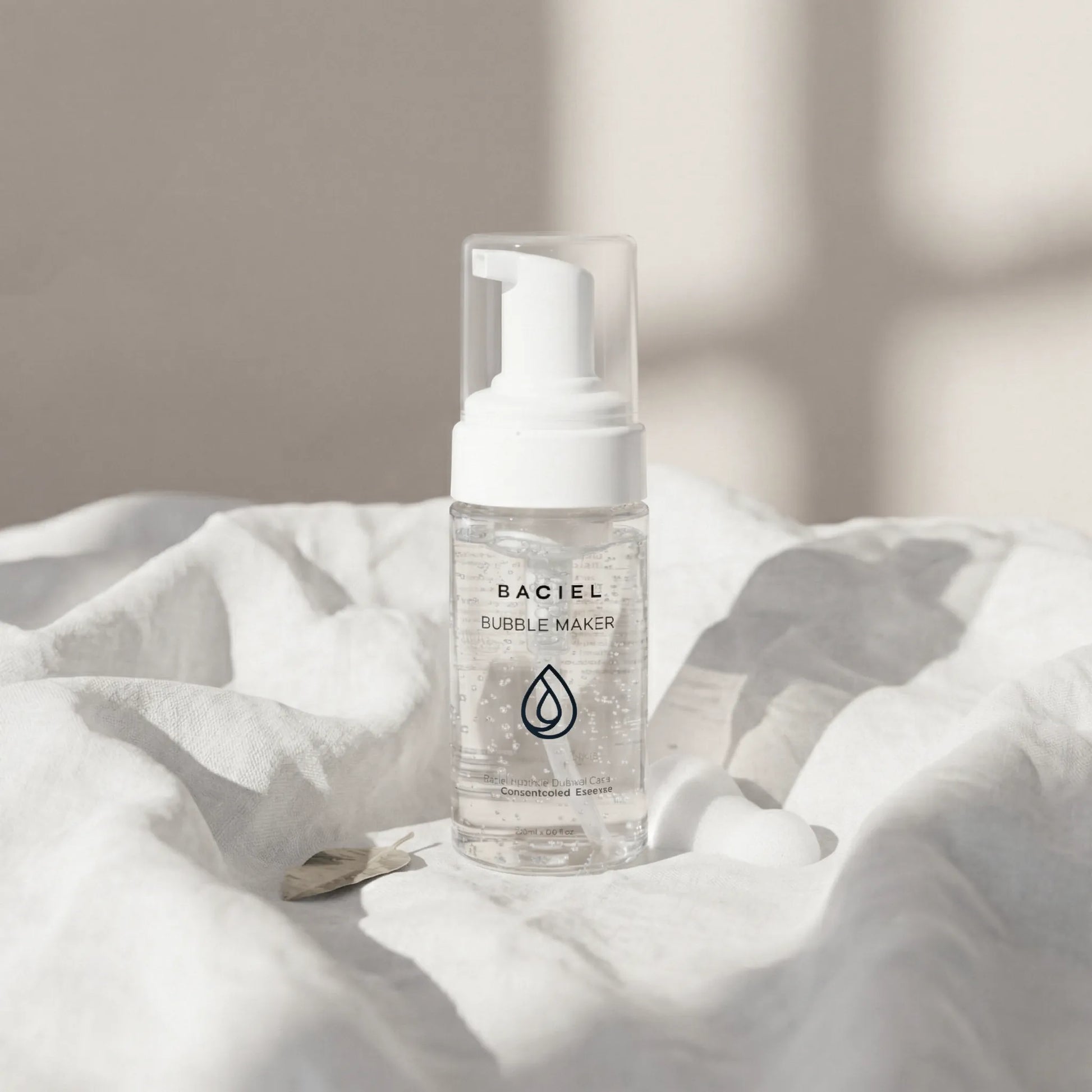 Lifestyle image of BACIEL Bubble Maker used in a cozy daily routine