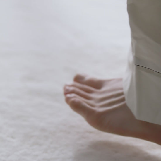 Video showing how to use BACIEL Vita Brighten Up 75 Eye Patch, highlighting patch texture, key features, and everyday skincare routine